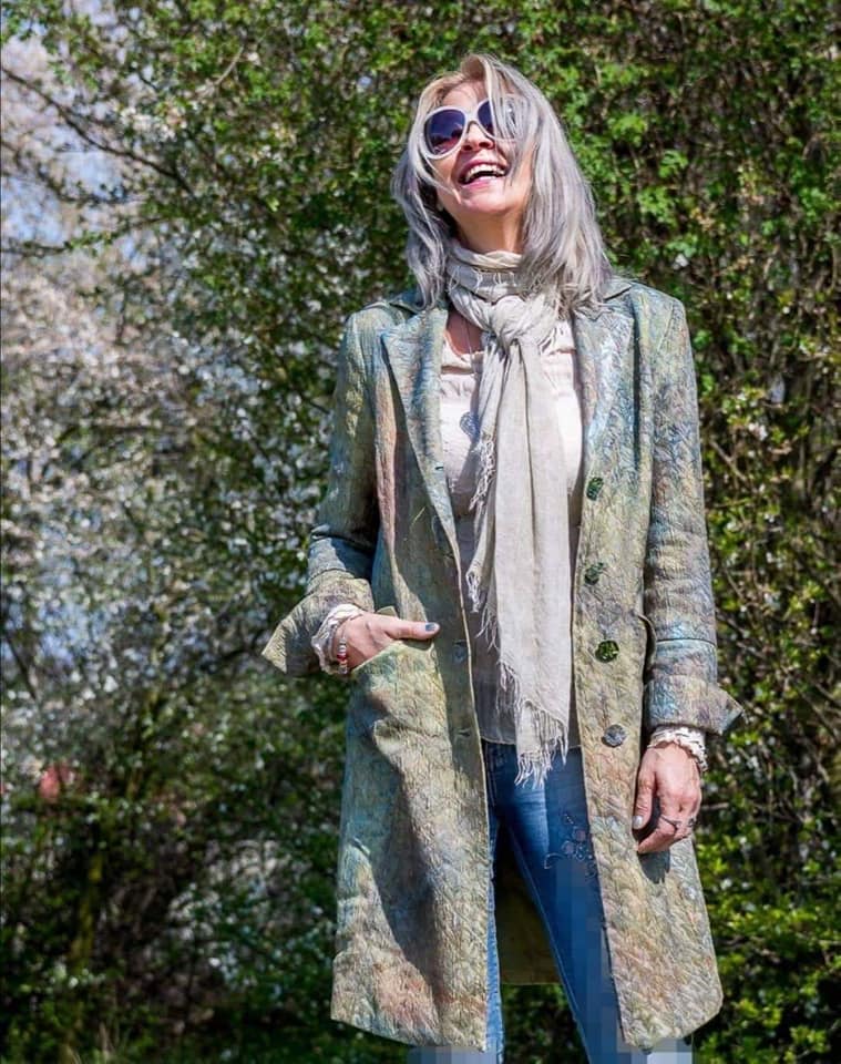 zlatica-vinsova-stylista-modny-navrhar-originalny-saty-malovany-textil-original-fashion-1